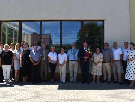 Wójt Trzcinicy z absolutorium i wotum zaufania