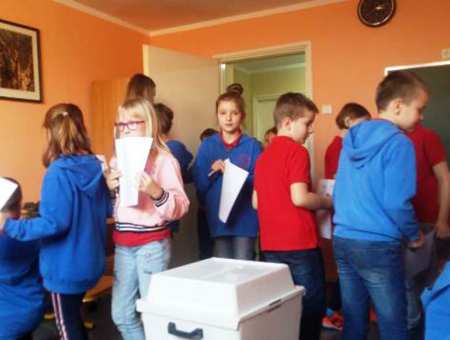 Kolorowa szkoła demokracji w Opatowie