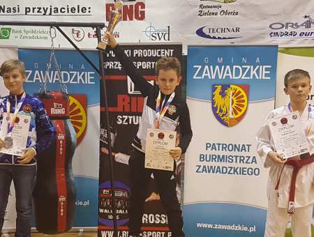 Zgarnęli 12 krążków