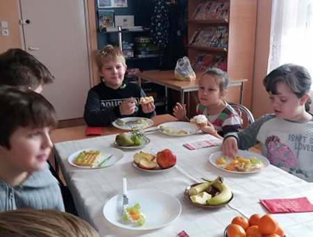 Dzieci przygotowały walentynkowe smakołyki