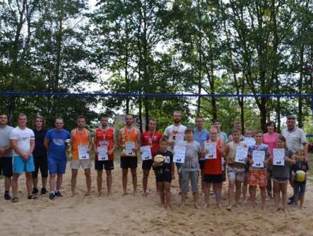 Zacięta rywalizacja siatkarzy