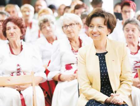 Programy, które przywracają godność milionom polskich rodzin